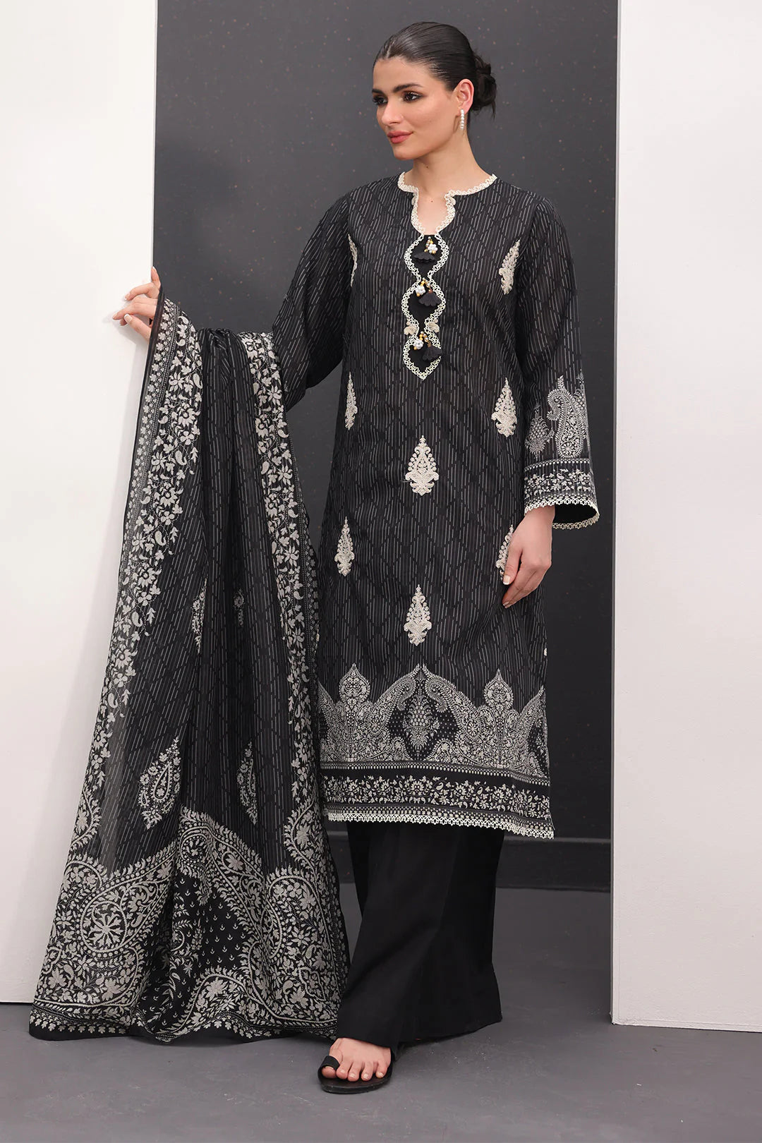 Zellbury Monochrome Embroidered Lawn Unstitched 3Pc Suit WUS24E31537